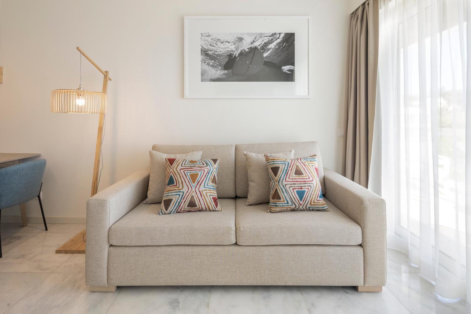 One-Bedroom Suite Sea View
